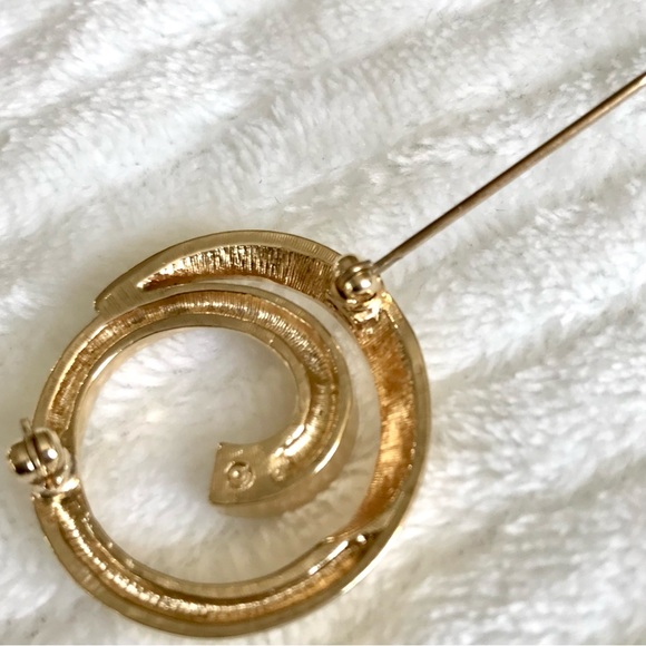 Avon Vintage Classic Circle Pin Gold Tone Metal Rhinestone Brooch - Picture 4 of 4